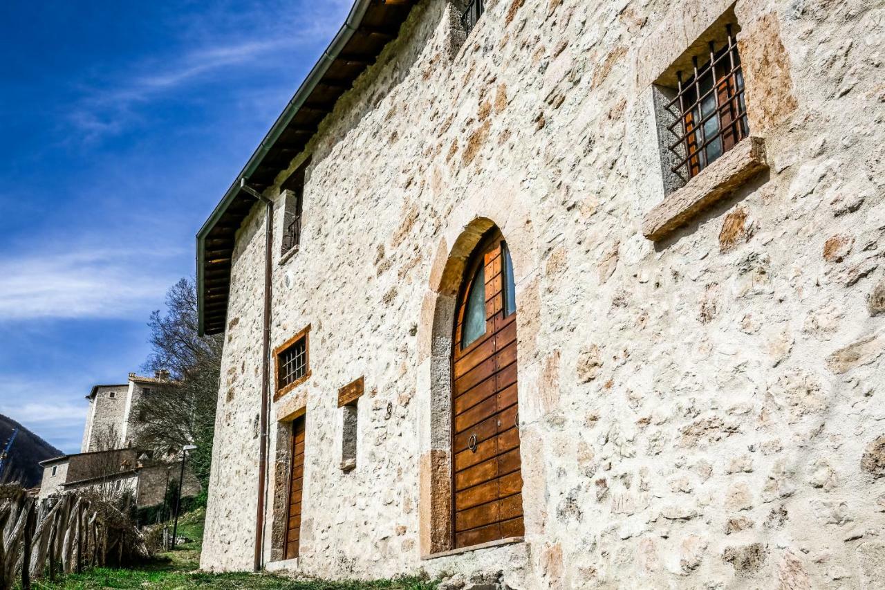 Ferienwohnung Le Aie Di Postignano Sellano Exterior foto